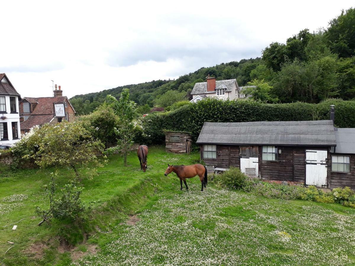Crockers Farm Villa Dorking Exteriör bild